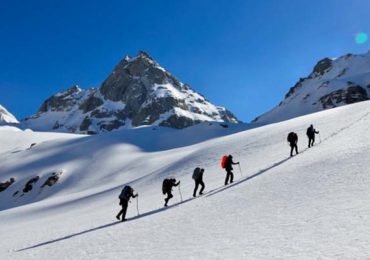 Trekkers Hiking in Borasu Pass