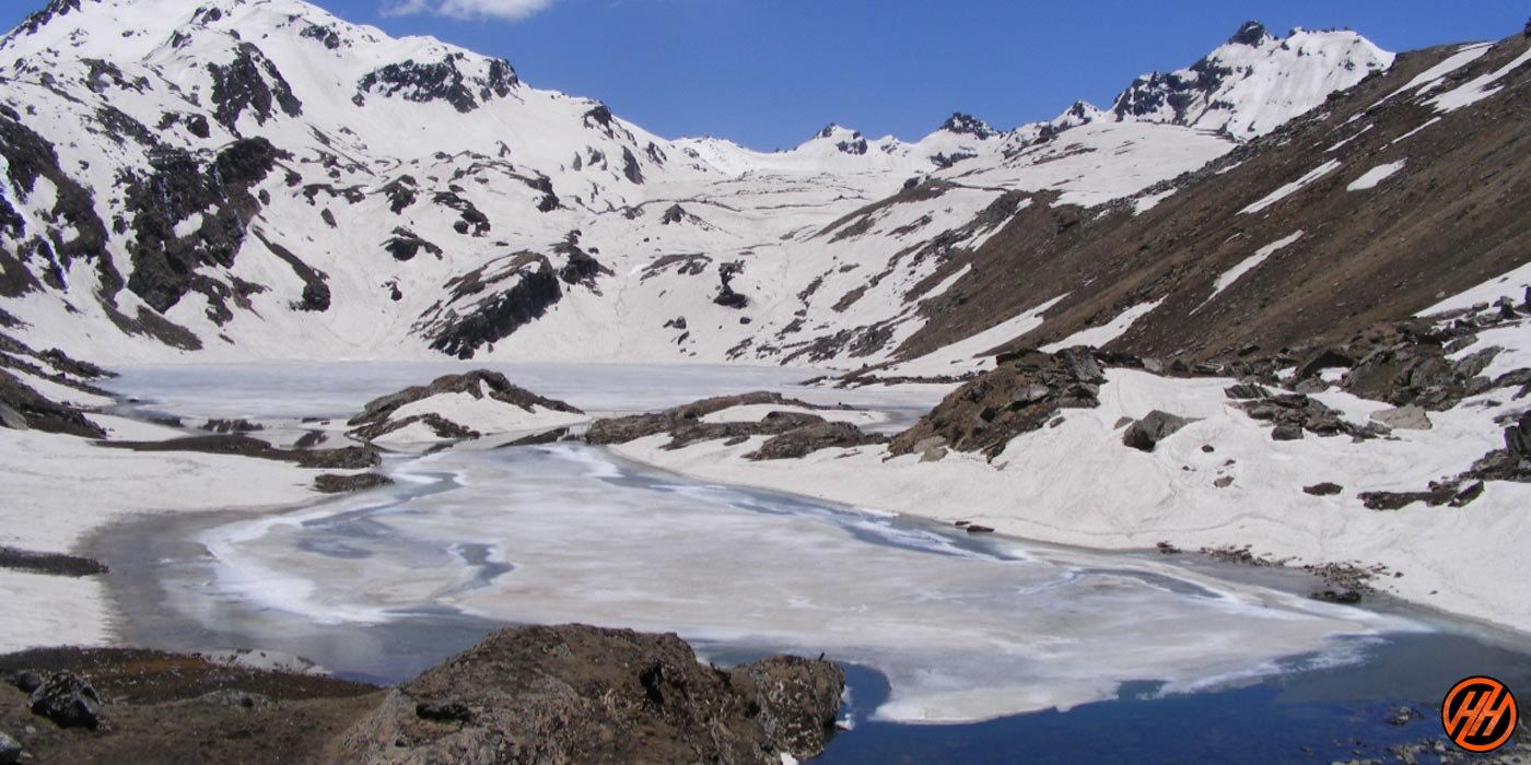 Beautiful mountains in Kanasar Lake Trek