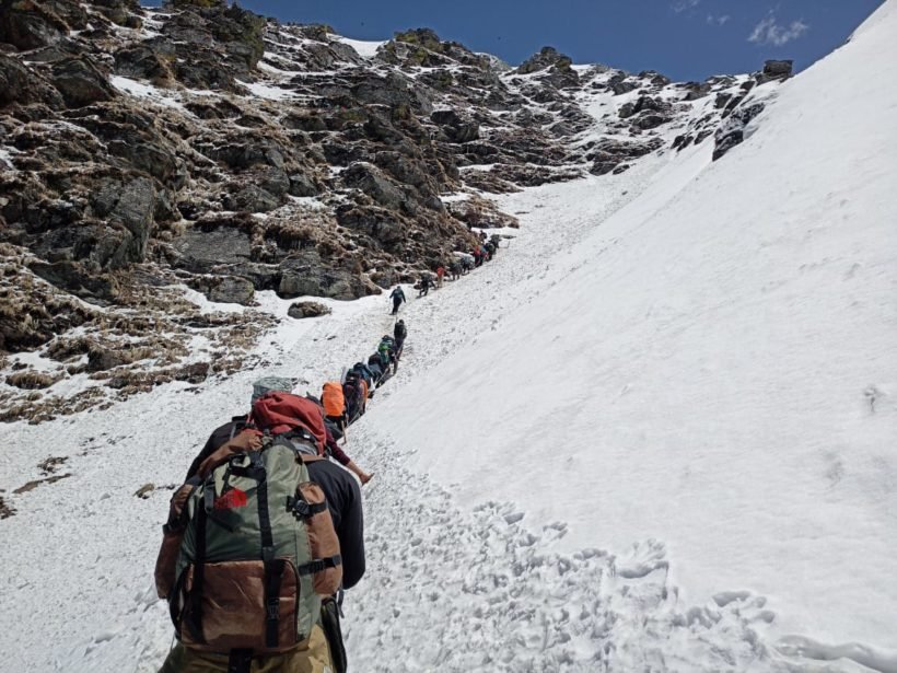 Sar Pass Trek Maggie – Enjoy Hot Maggie with Scenic Himalayan Views on the Trek