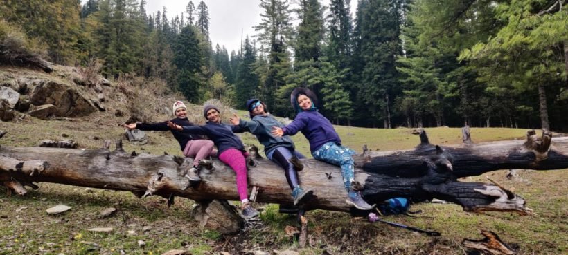 Bedni Bugyal Trek Valley – Stunning Meadows, Himalayan Views & Serene Landscapes