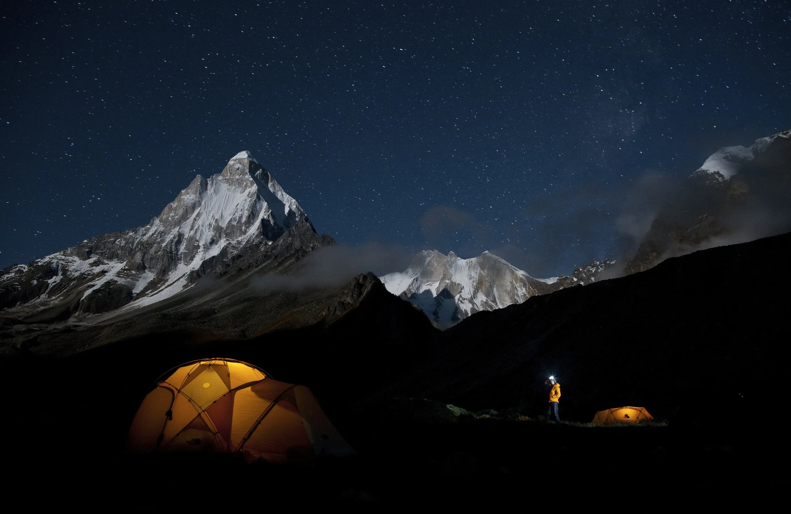 Trekking vs Tourism – Why Uttarakhand is a Hiker’s Paradise 1 Trekking vs Tourism Kedarkantha – A popular winter trek in the Himalayas, known for its snow-covered trails, scenic forests, and breathtaking summit views.