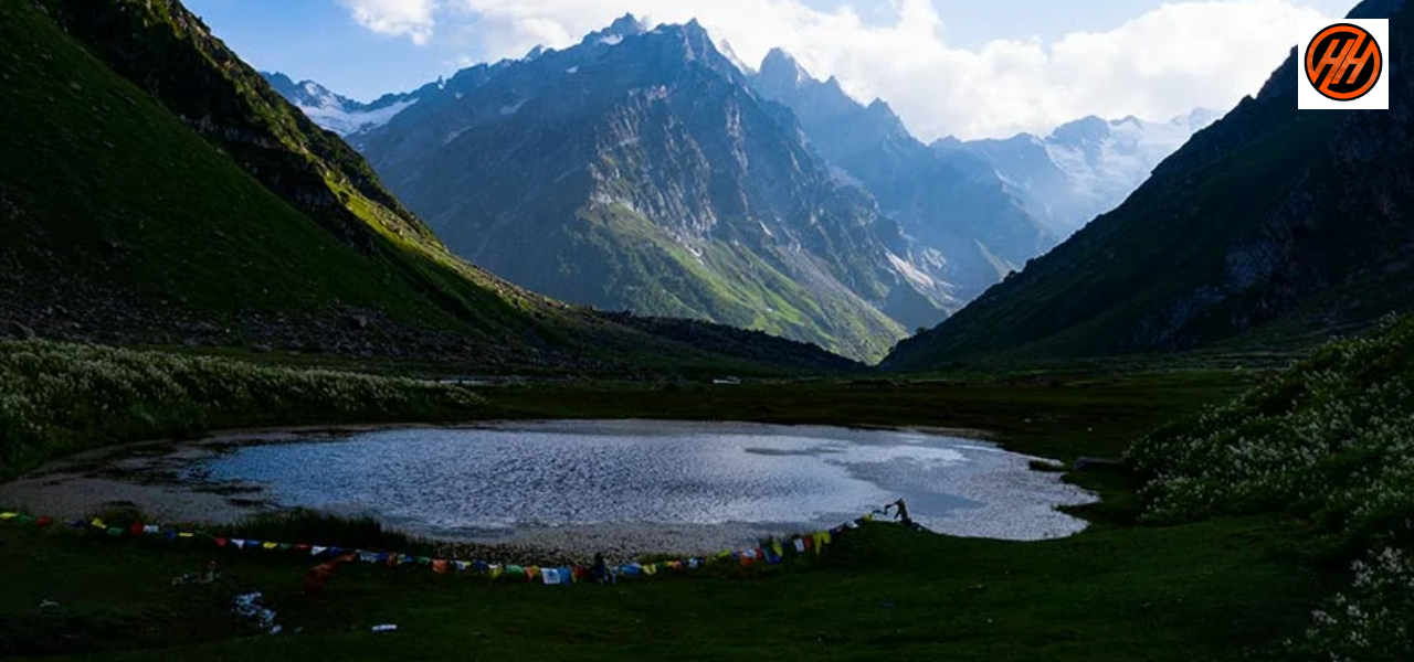Pin Bhaba is one of the most thrilling crossover treks in India